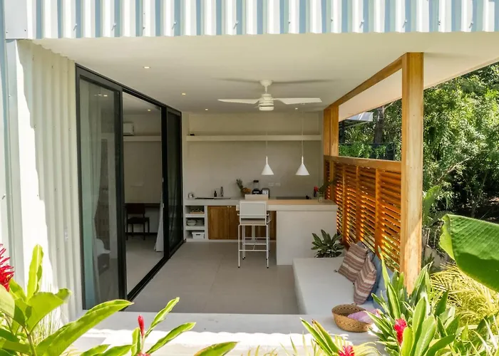 Botanika Suites